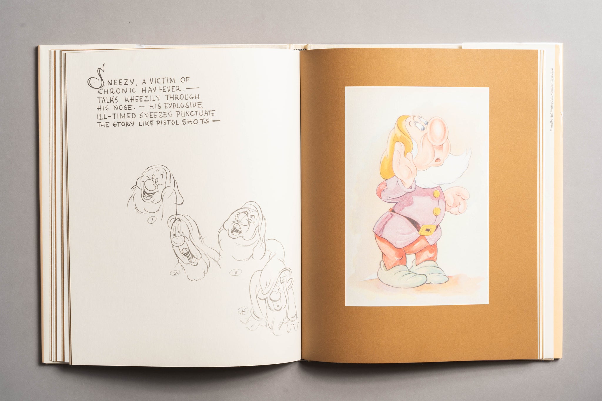 Walt Disney's Sketch Book of Snow White and the Seven Dwarfs（中譯：華特·迪士尼的《白雪公主與七個小矮人》素描集）