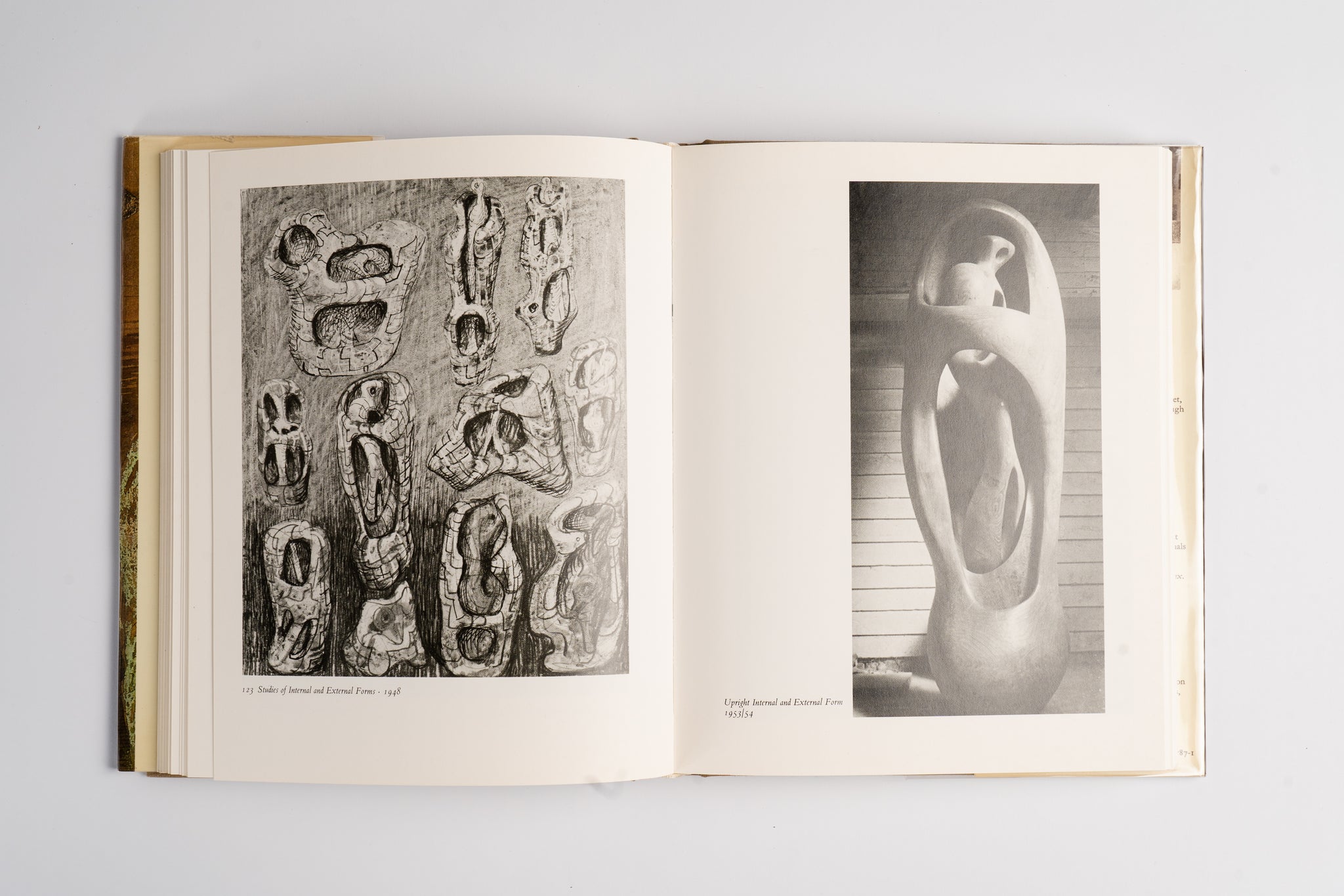 Henry Moore Drawings（中譯：亨利・摩爾作品集）