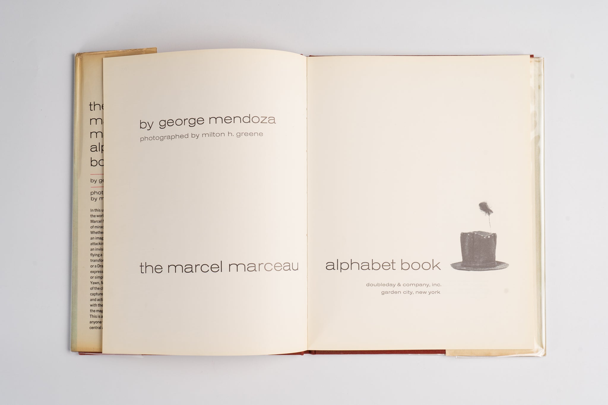 The Marcel Marceau Alphabet Book（中譯：馬歇・馬叟字母書）