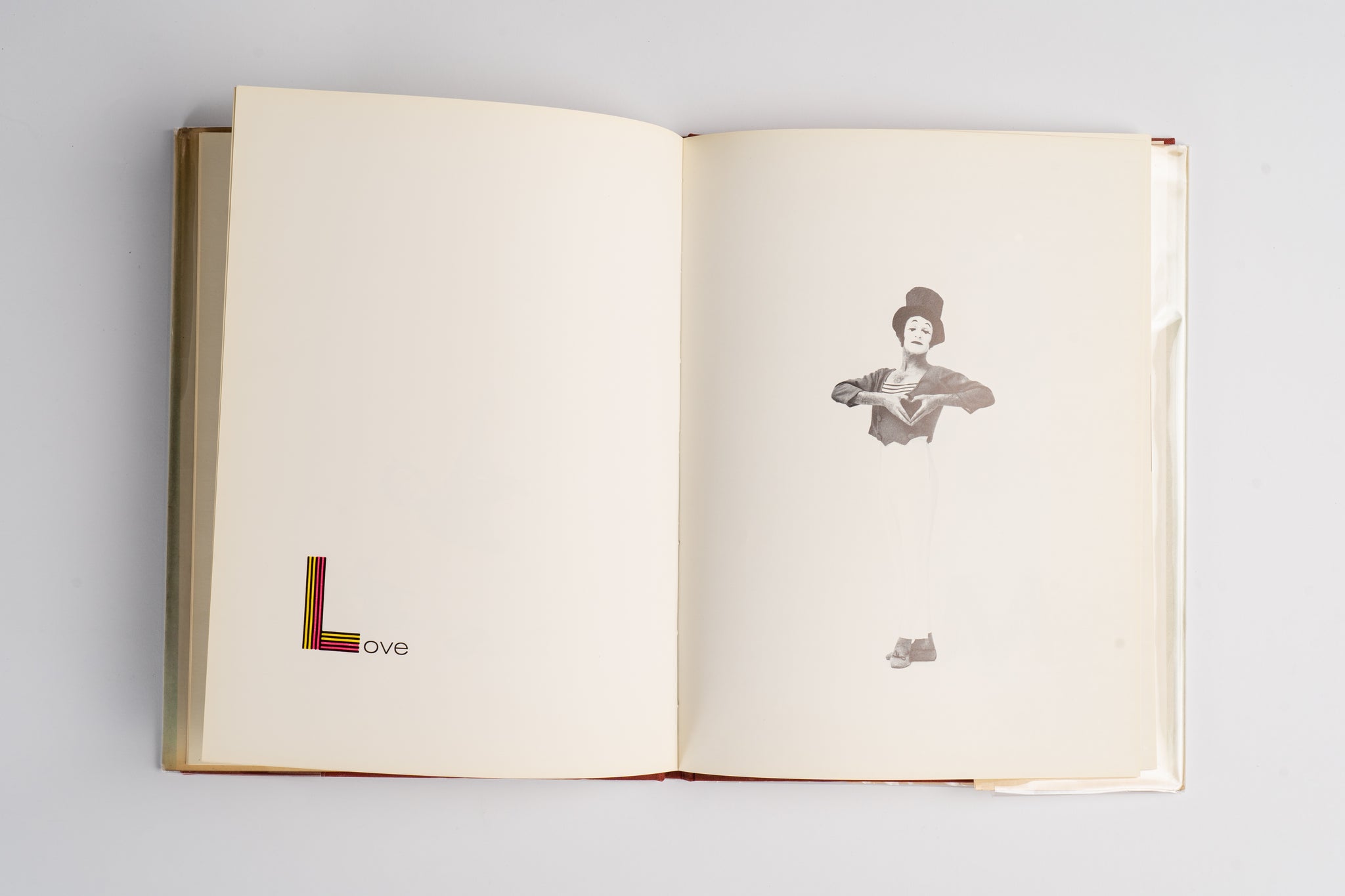 The Marcel Marceau Alphabet Book（中譯：馬歇・馬叟字母書）